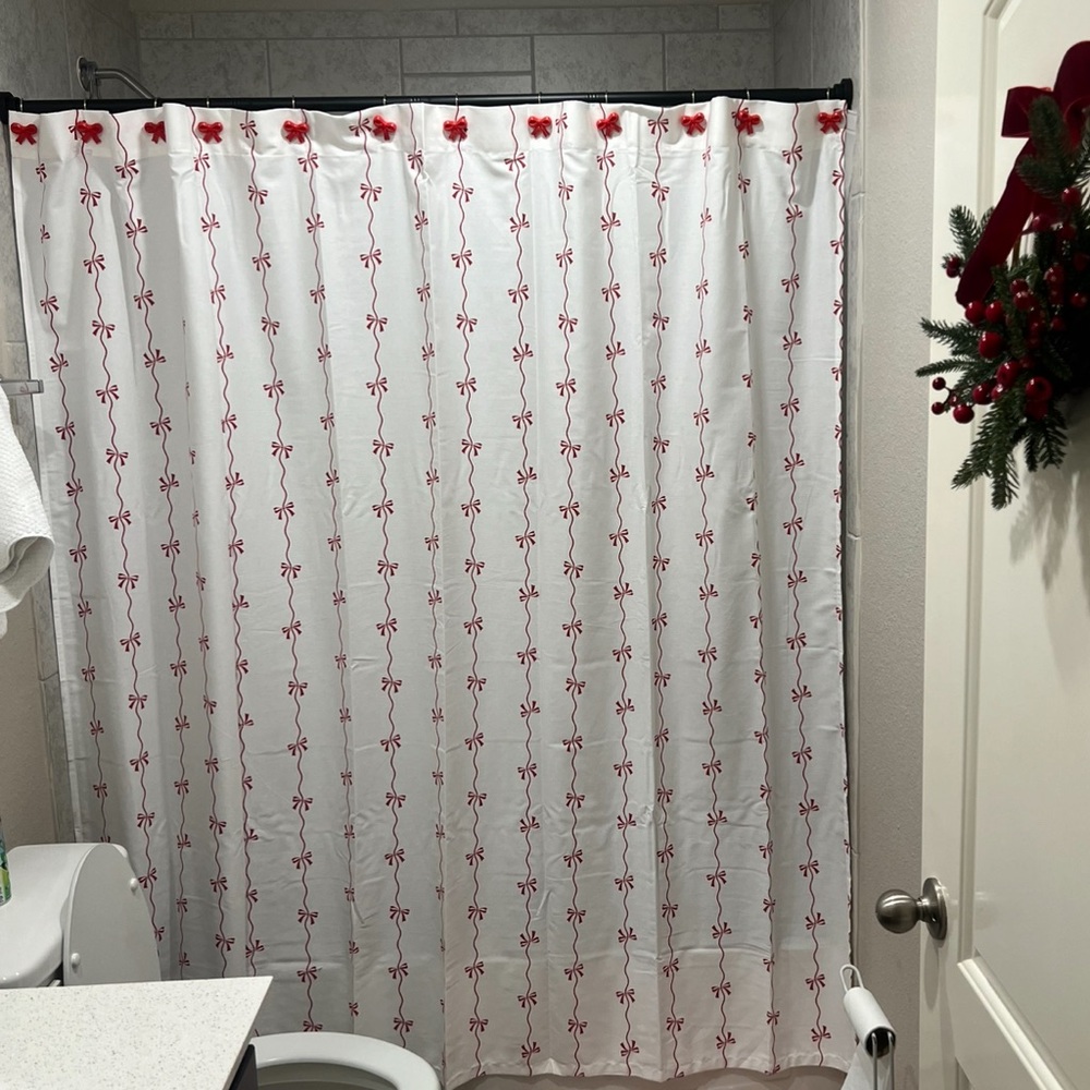 Martha Stewart Red and White Bow Shower Curtain with Bow Hooks